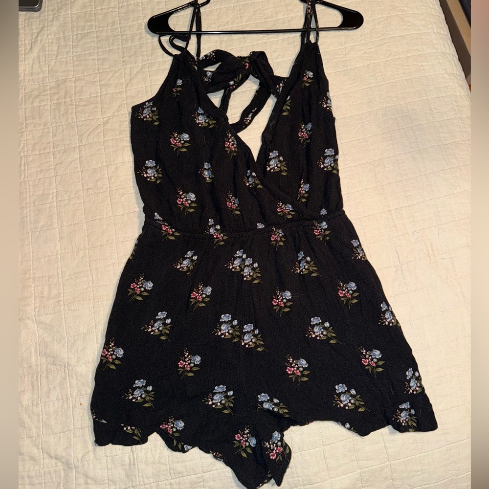 American Eagle black floral romper, size XL